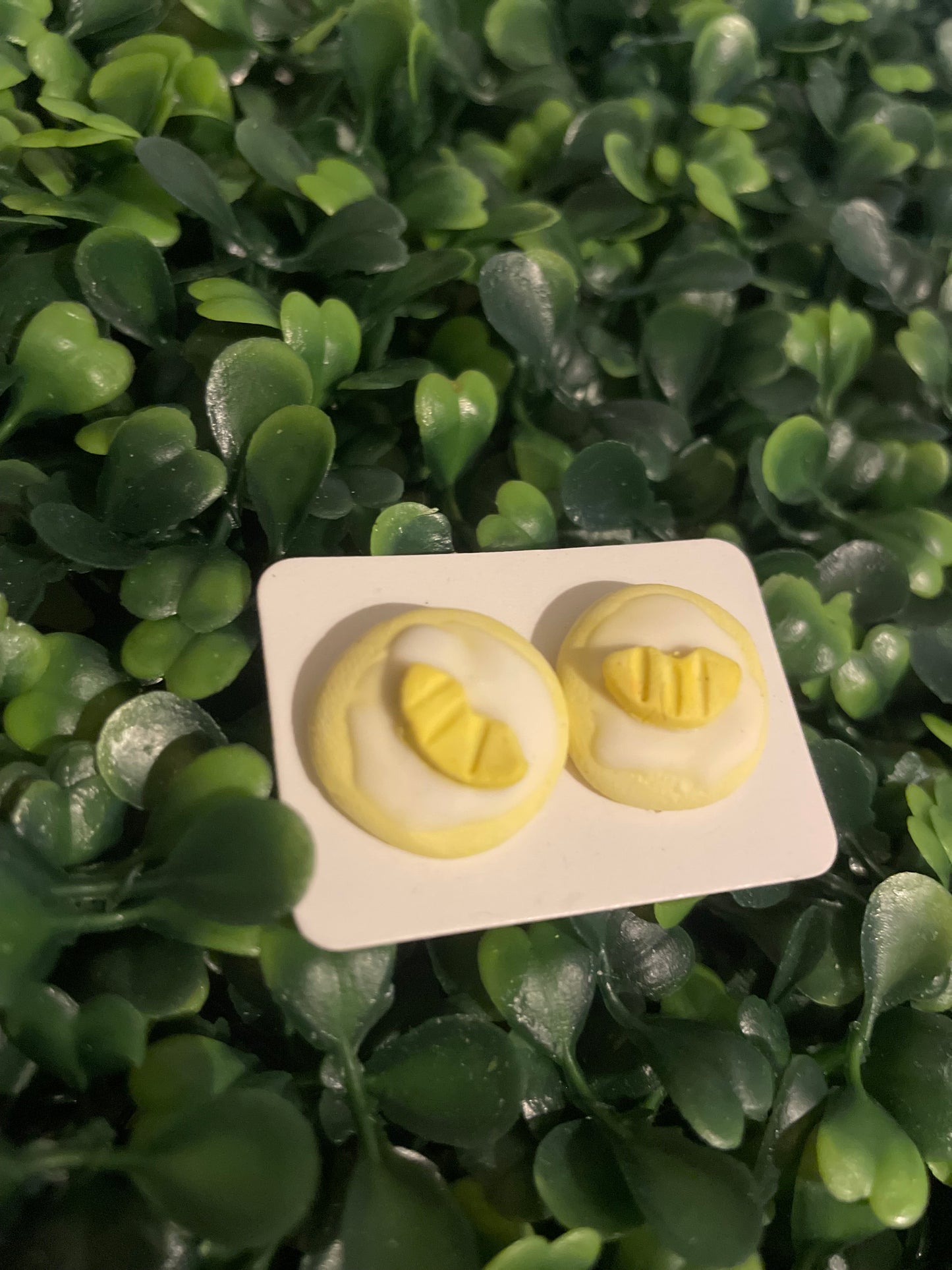 Lemon cookie studs