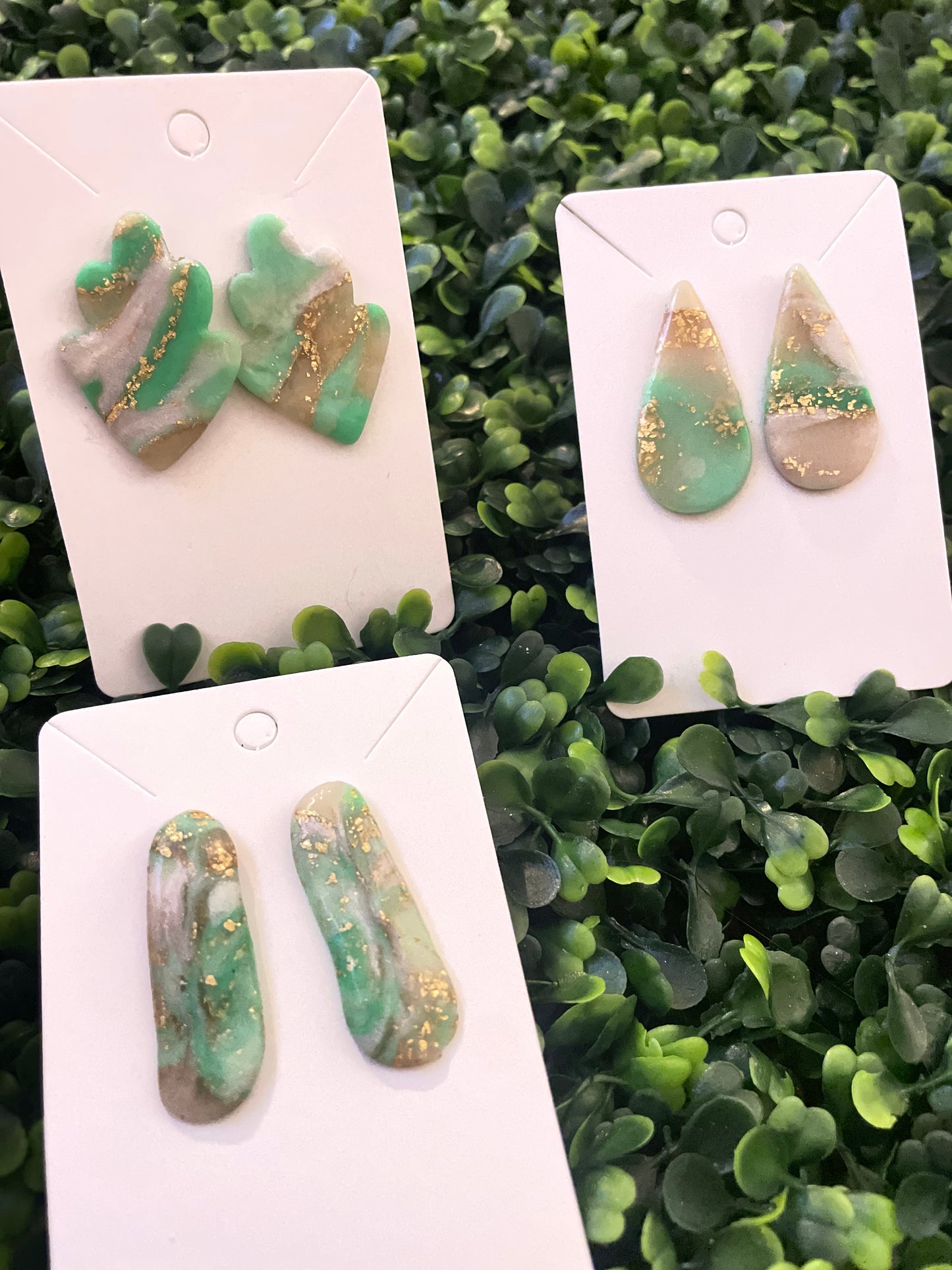 Green gold stud set