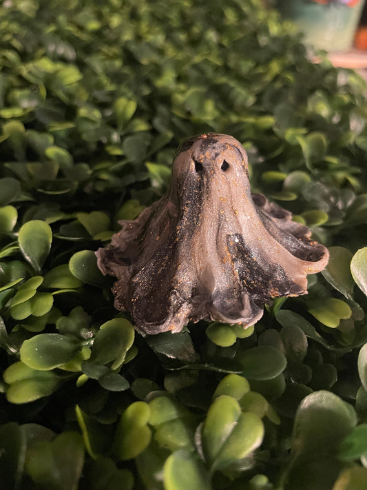 Black marble ghost
