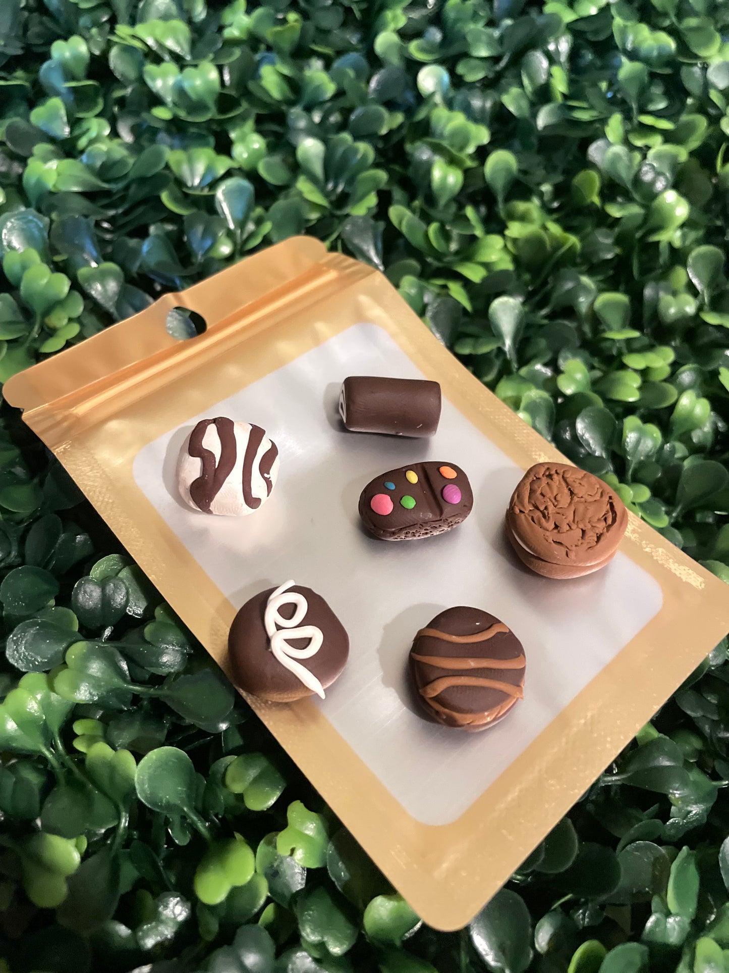 Snack cake magnet set