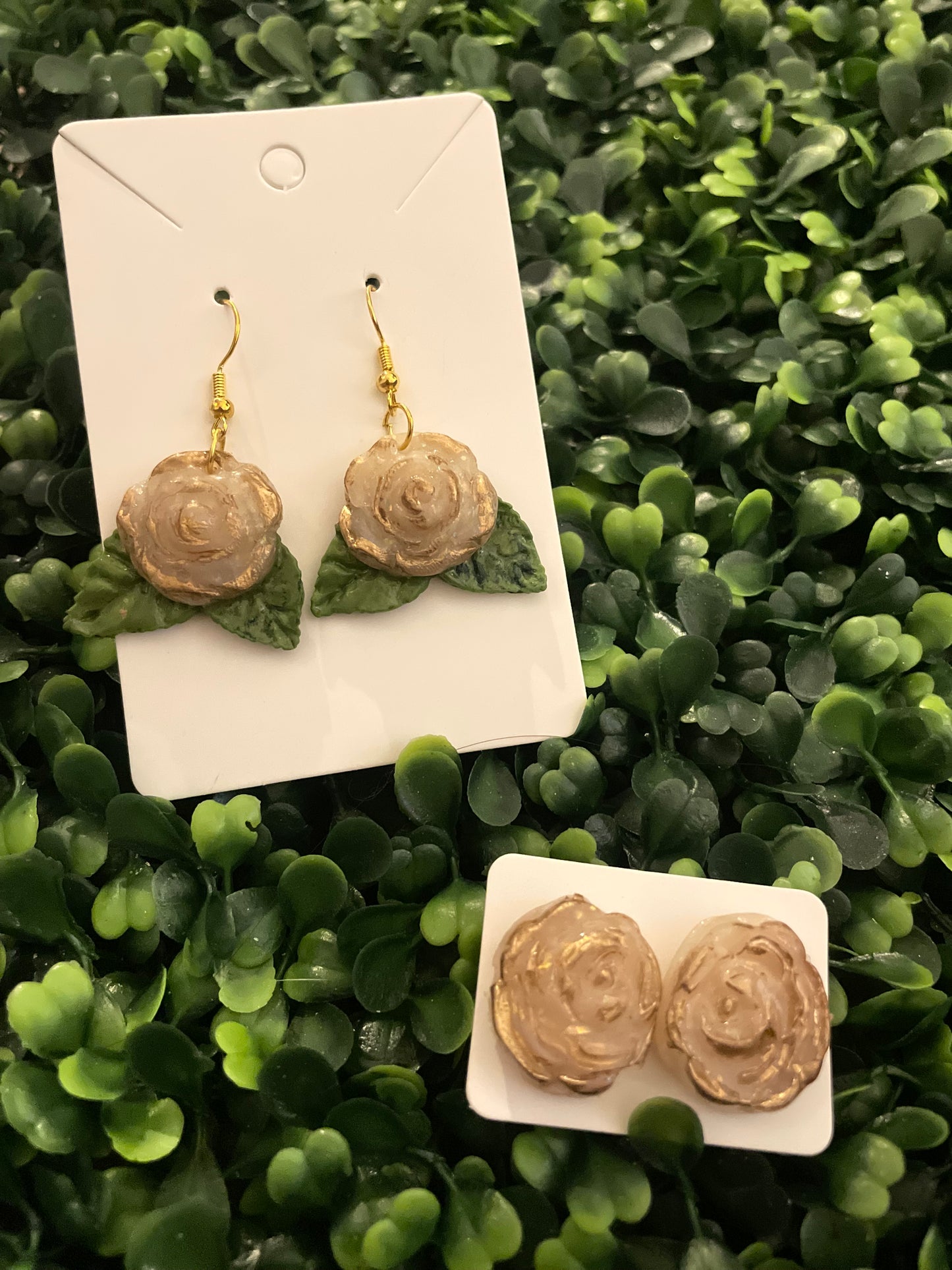 White rose set
