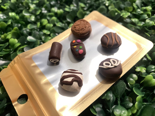 Snack cake magnet set