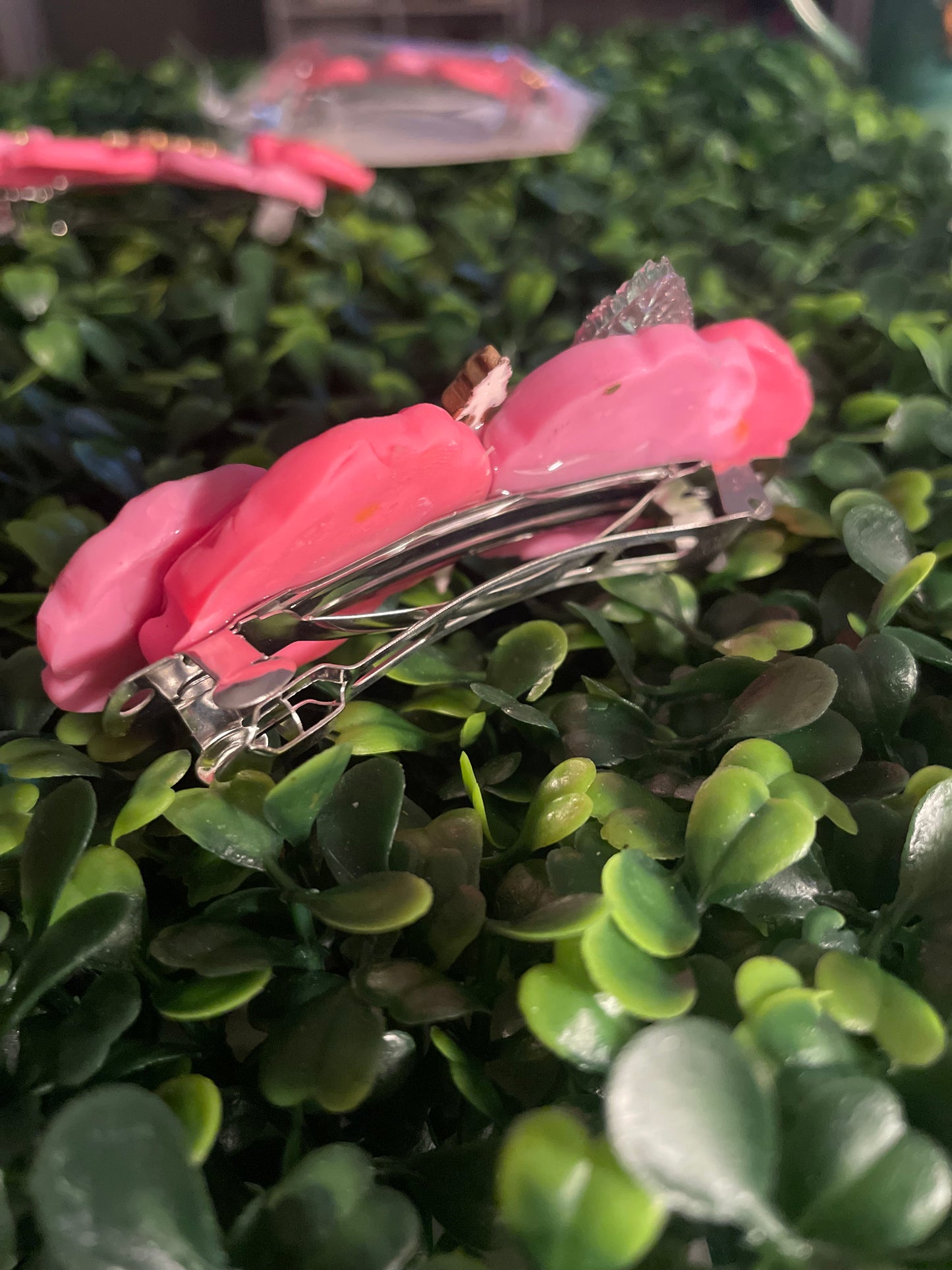 Rose leaf dragon clip